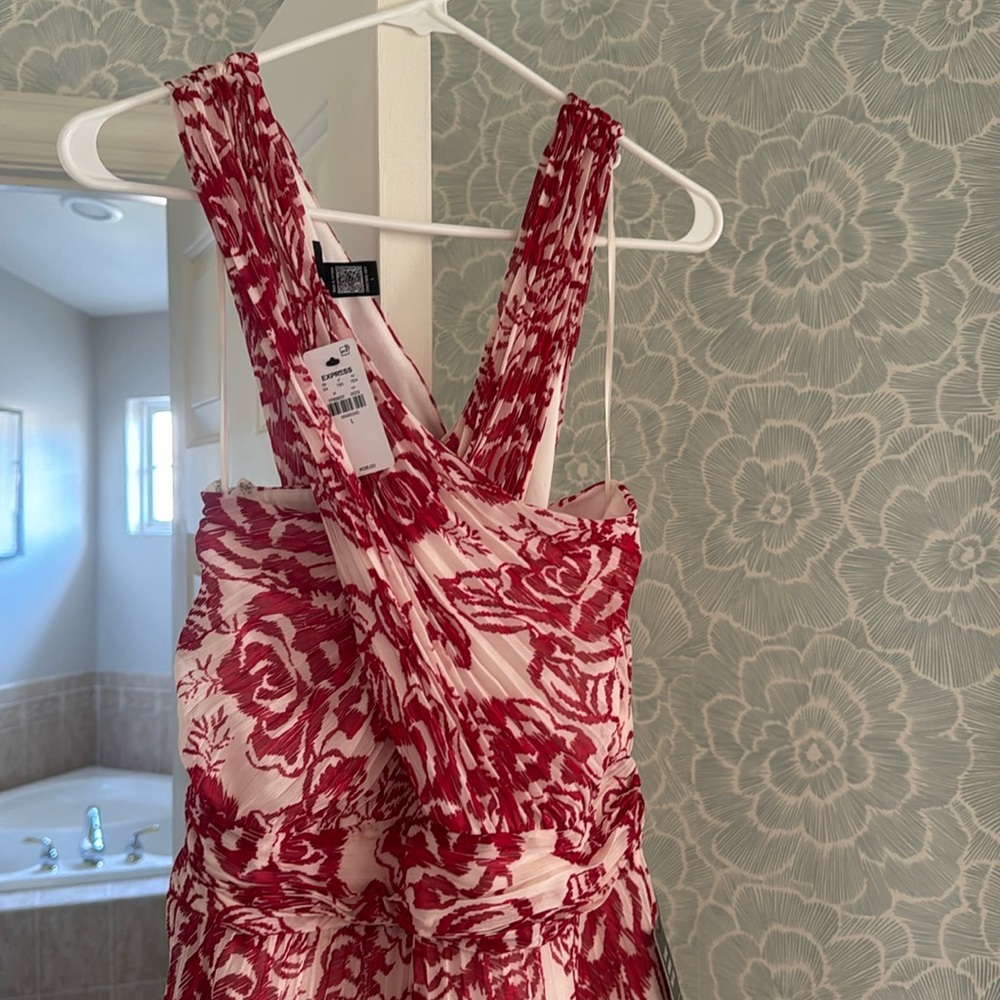 Pleated, Rose pattern, cross-neck Express maxi. Size large. Never worn, NWT.